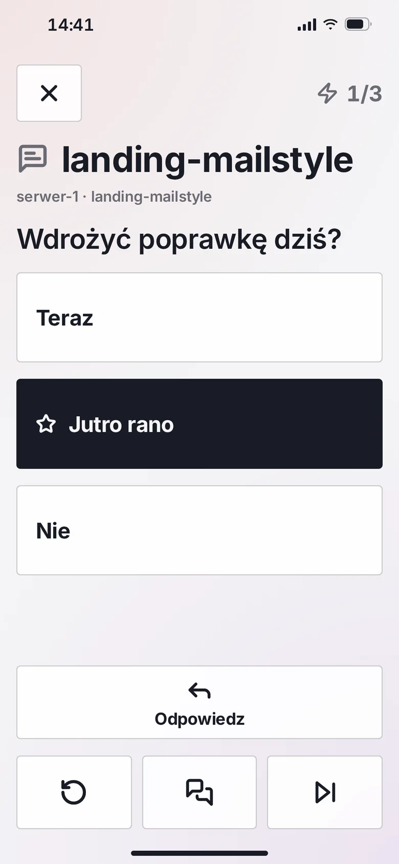 Makieta trybu jazdy AgentStyle: pytanie i trzy duże przyciski odpowiedzi